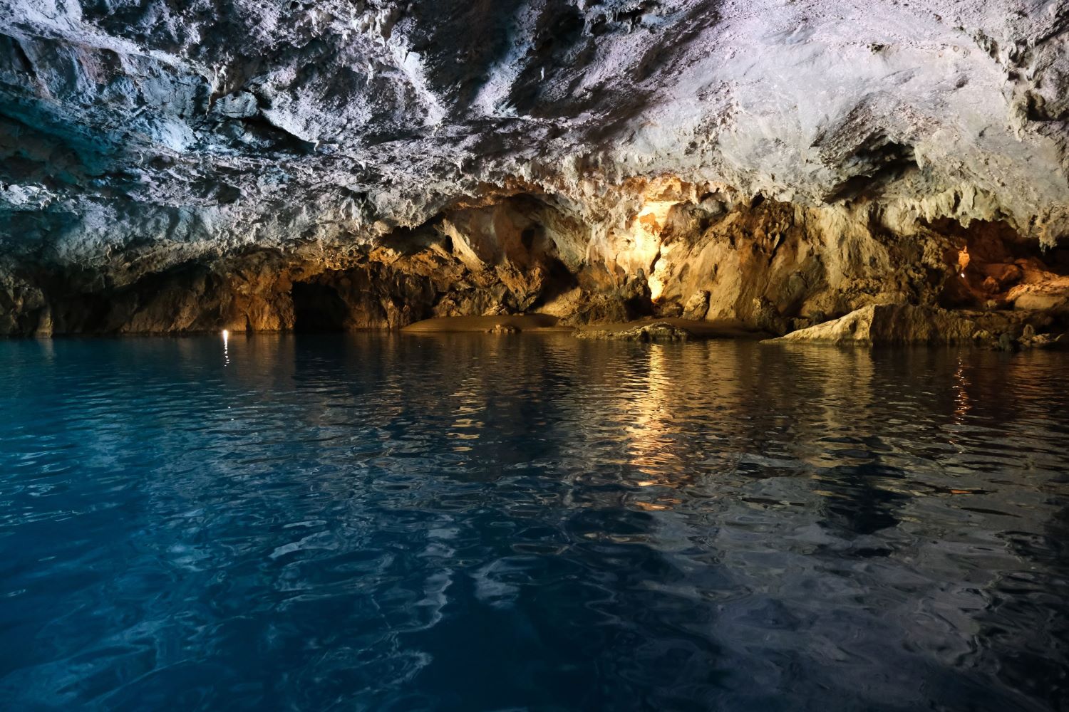 Antalya-Altinbesik-Cave