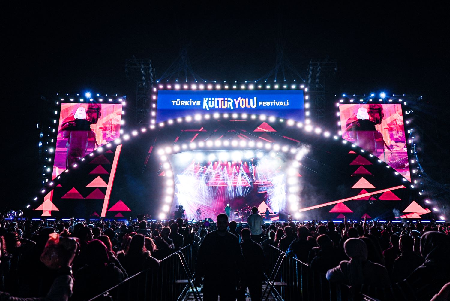 Izmir-Culture-Route-Festival-Concert